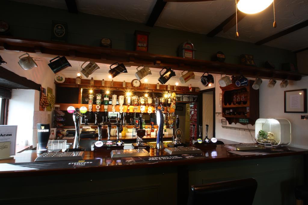 Bed and Breakfast Emlyn Arms Llanarthney Exterior foto